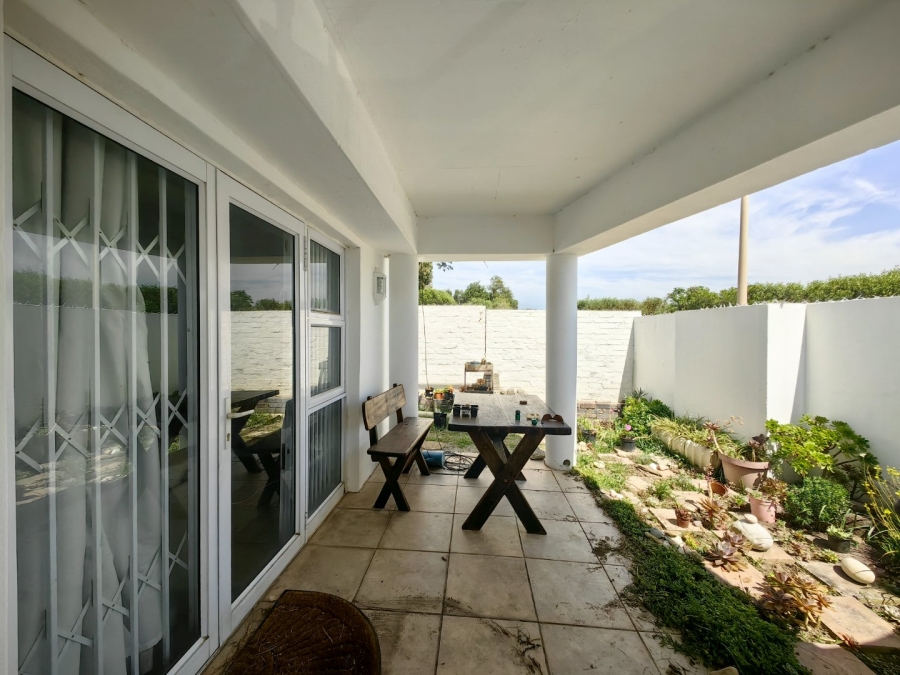 To Let 1 Bedroom Property for Rent in Gordons Bay Village Western Cape